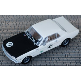 Ford Mustang  Goodwood Revival - Scalextric